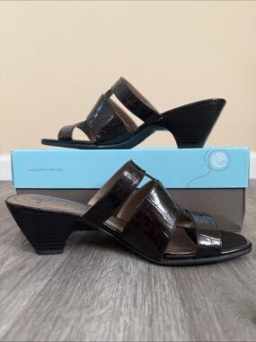 Life Stride Dark Brown Faux Croc Approx. 2.5 in. Heel Slide